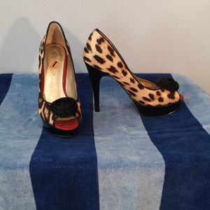 Guess high heel size 7M